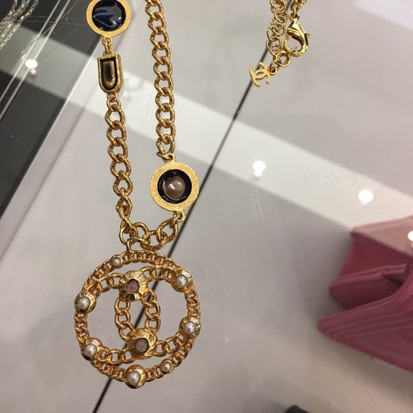 💯 Guaranteed Authentic 18K gold Chanel Necklace - Picture 7 of 8